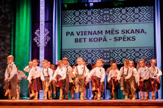 ROjas KC bērnu tautisko deju kolektīvs PĒRKONĪTIS